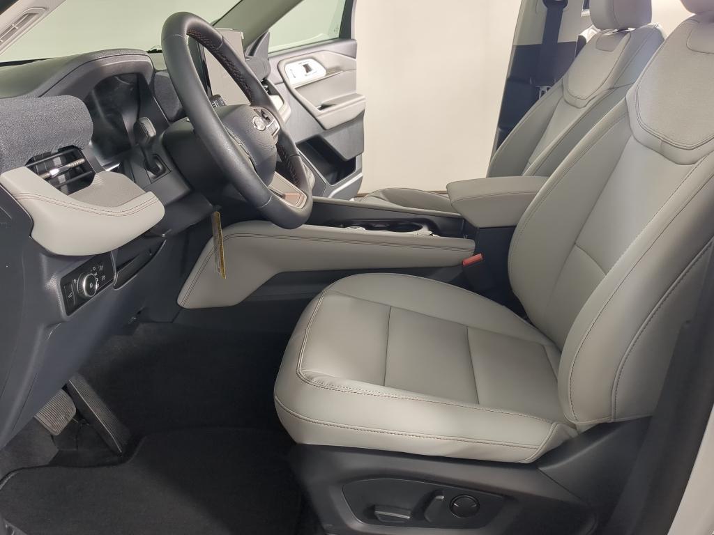 new 2025 Ford Explorer car, priced at $45,043