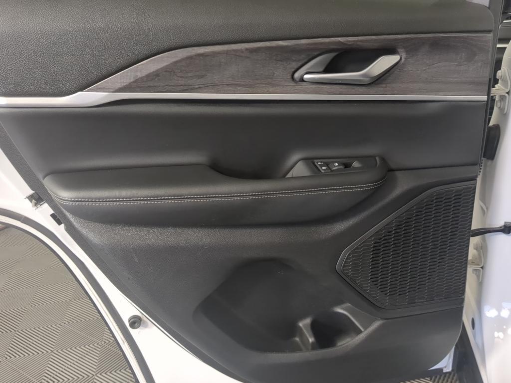 used 2024 Jeep Grand Cherokee car, priced at $33,969
