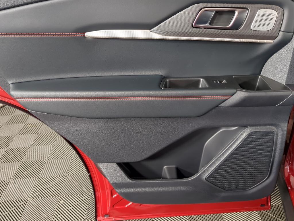 new 2025 Ford Explorer car, priced at $58,676