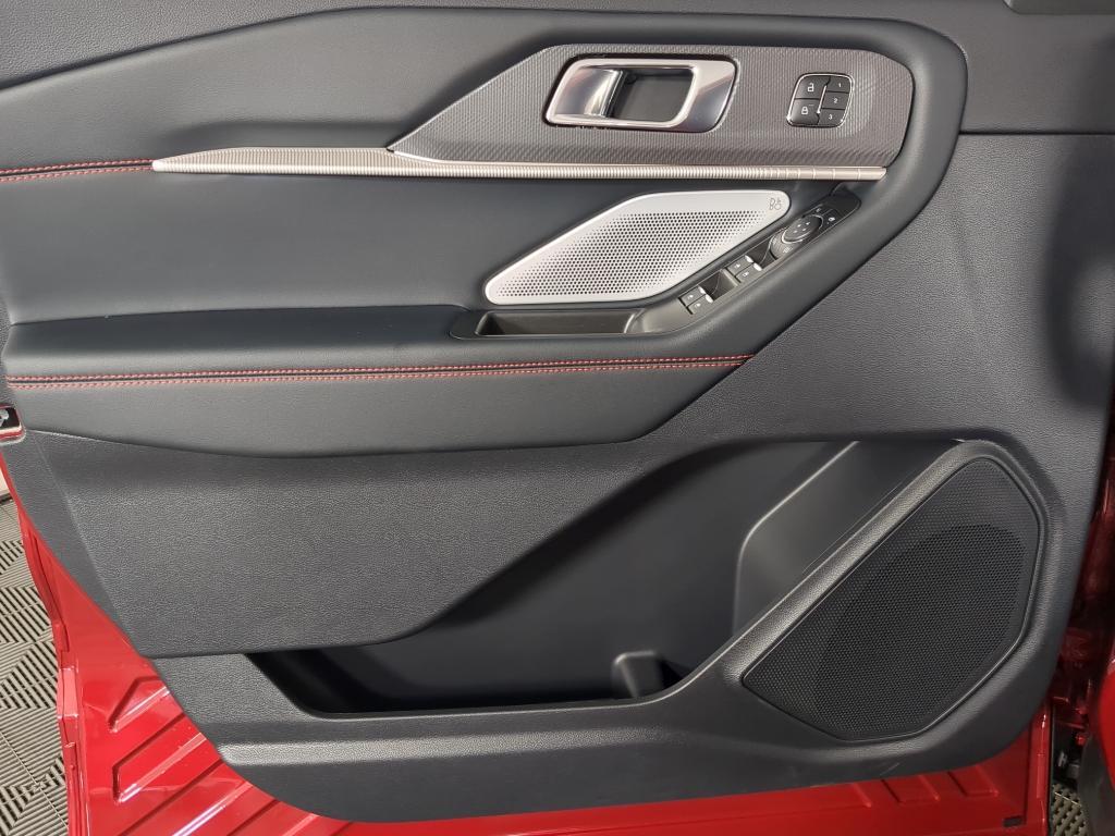 new 2025 Ford Explorer car, priced at $58,676