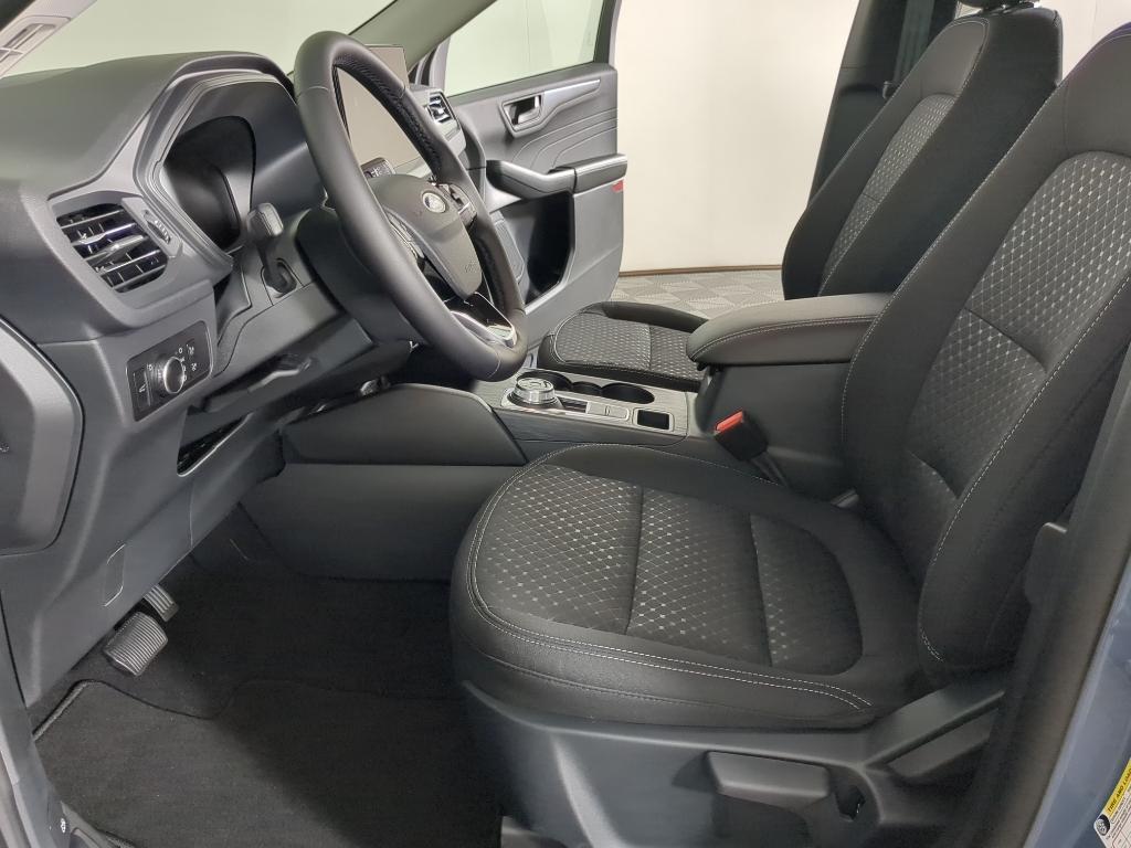 new 2025 Ford Escape car, priced at $29,897