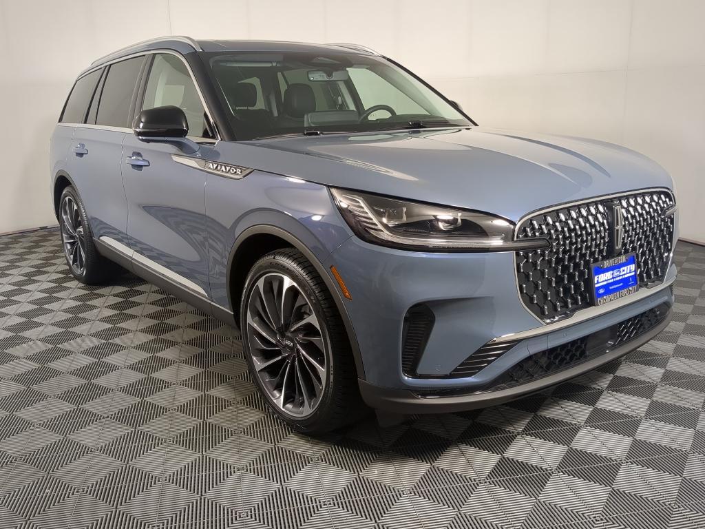 new 2025 Lincoln Aviator car, priced at $81,640
