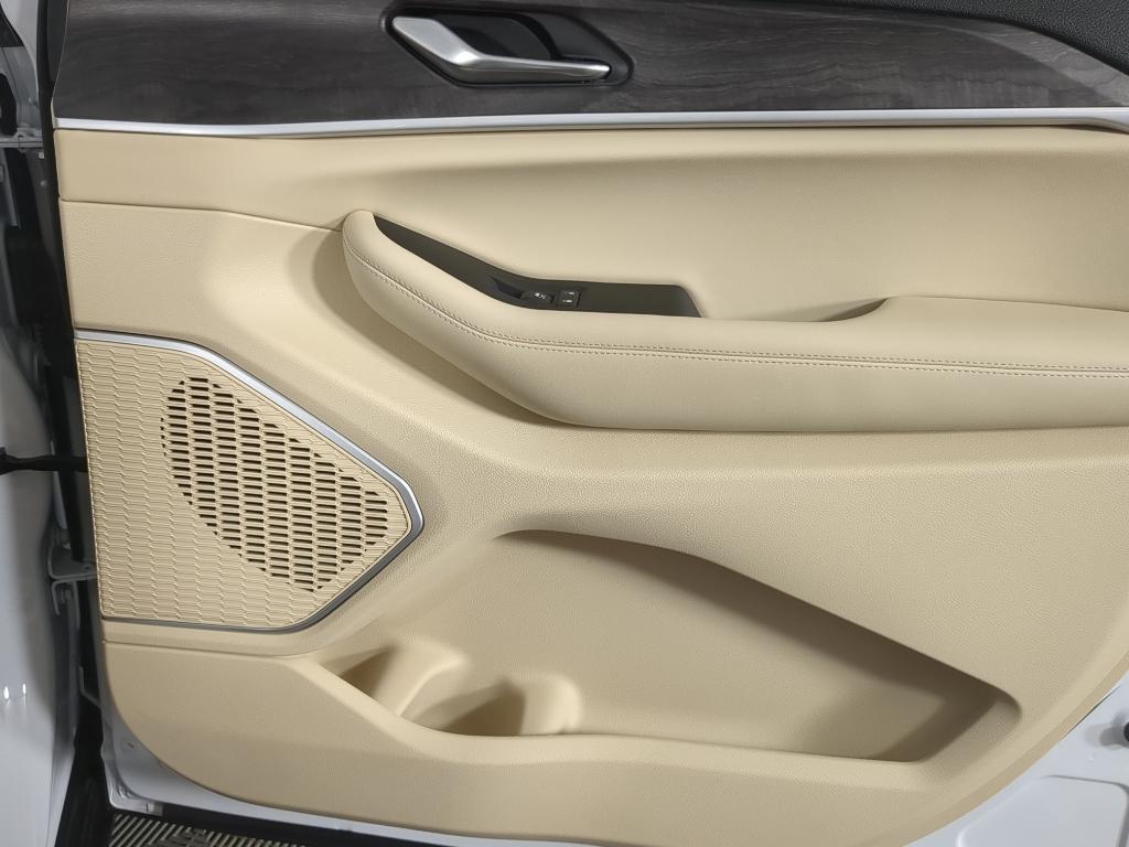 used 2022 Jeep Grand Cherokee L car, priced at $31,469