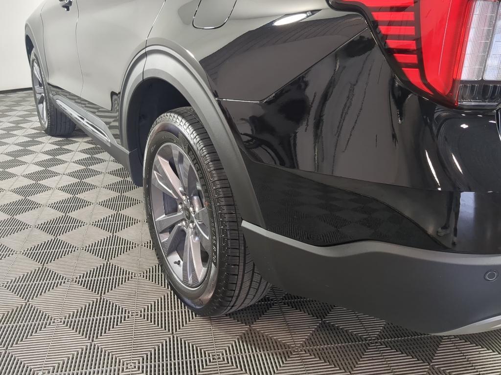 new 2025 Ford Explorer car, priced at $47,460