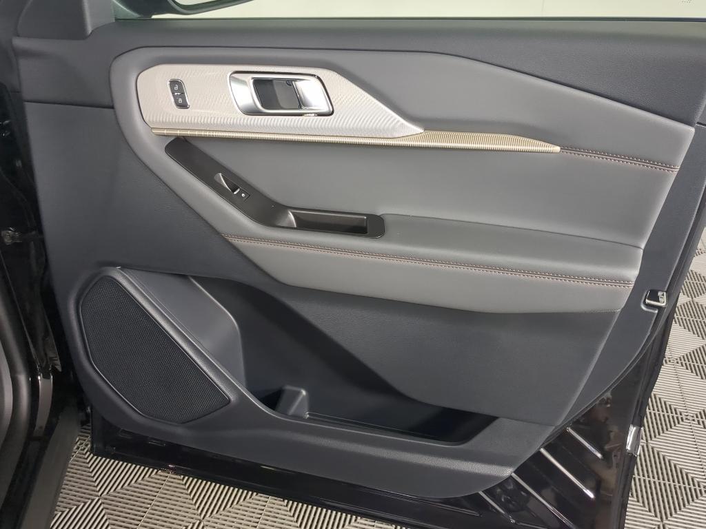 new 2025 Ford Explorer car, priced at $47,460
