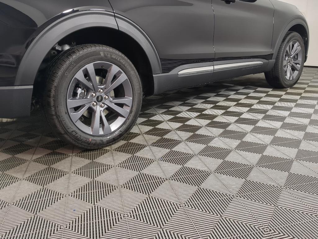 new 2025 Ford Explorer car, priced at $45,865