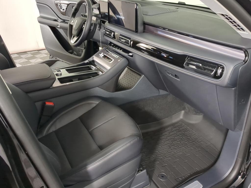 new 2025 Lincoln Aviator car, priced at $67,190