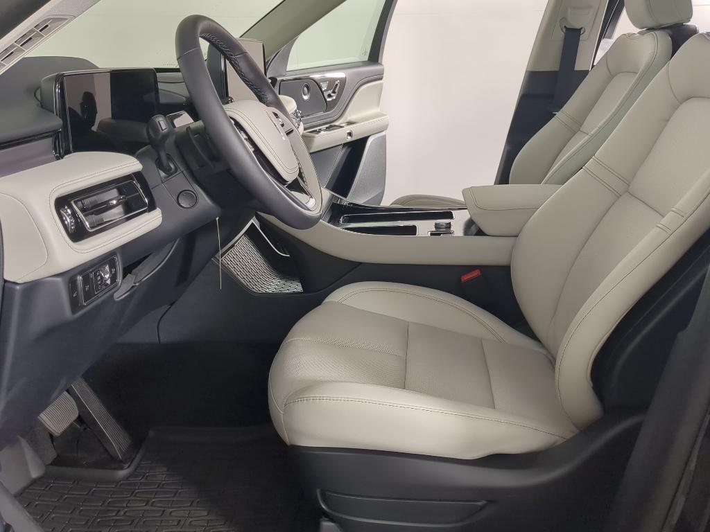 new 2025 Lincoln Aviator car, priced at $67,190