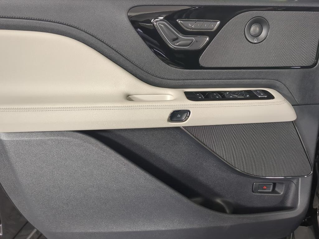 new 2025 Lincoln Aviator car, priced at $67,190