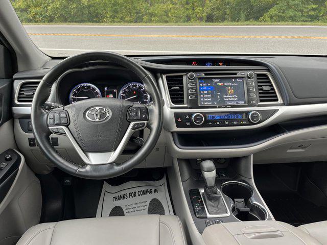 used 2018 Toyota Highlander car