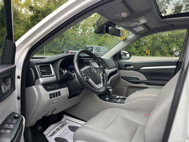 used 2018 Toyota Highlander car