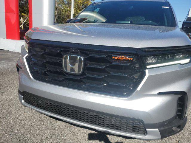 new 2025 Honda Pilot car, priced at $50,795