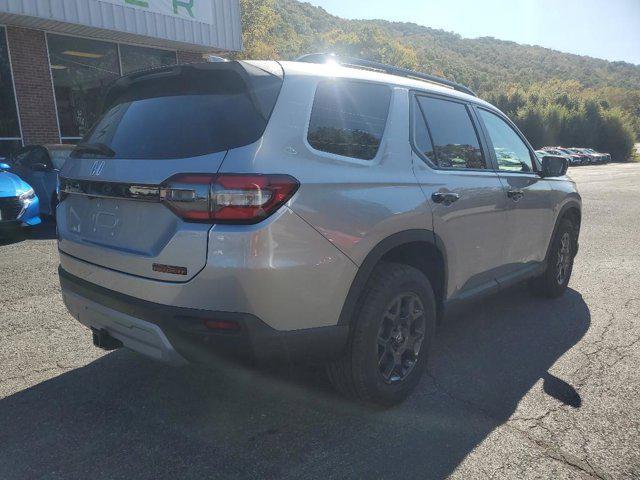 new 2025 Honda Pilot car, priced at $50,795