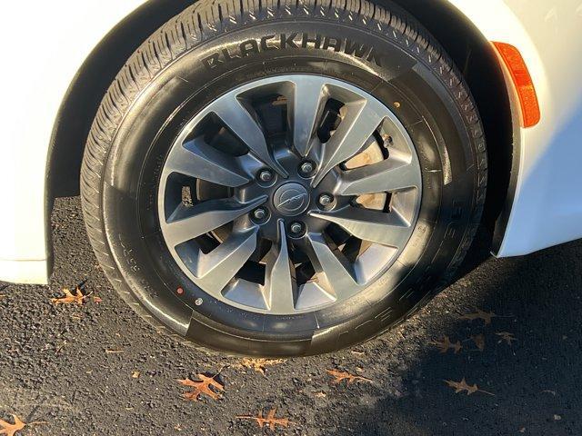 used 2020 Chrysler Pacifica car, priced at $18,495