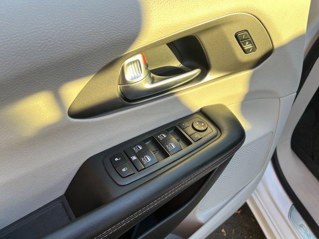 used 2020 Chrysler Pacifica car, priced at $18,495