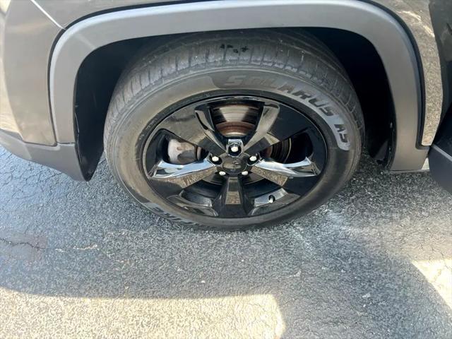 used 2015 Jeep Cherokee car, priced at $12,897