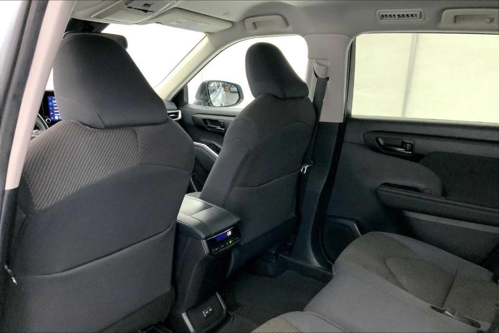 used 2024 Toyota Highlander car, priced at $35,029