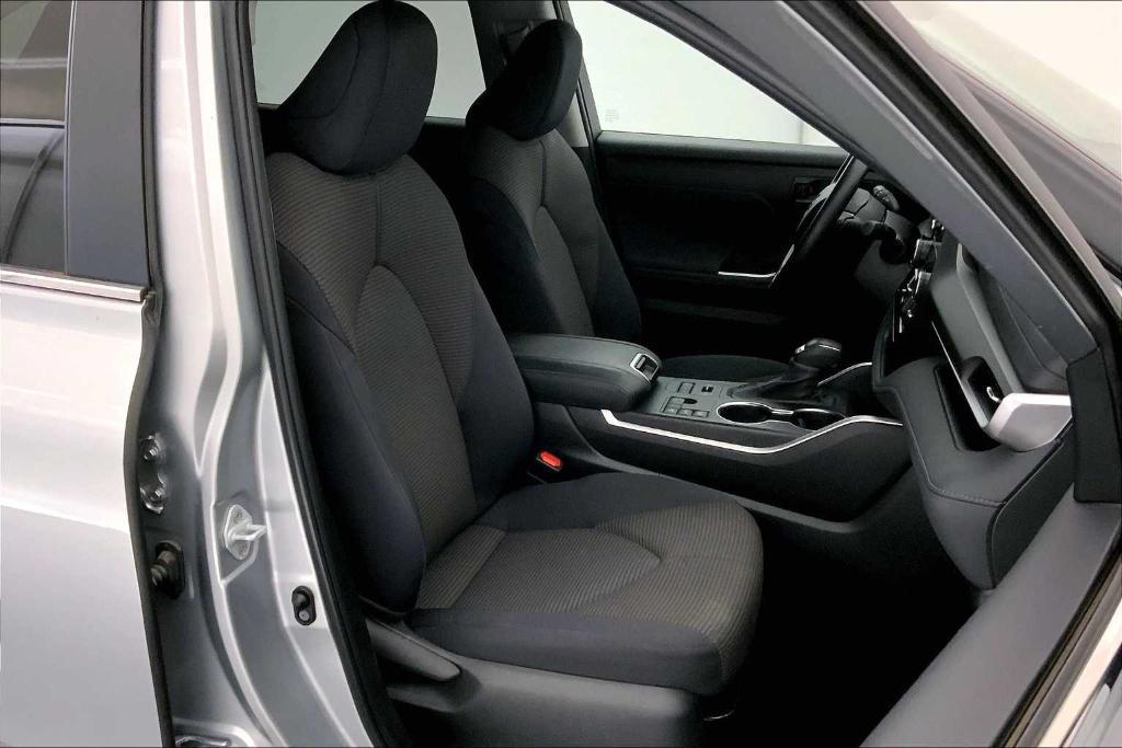 used 2024 Toyota Highlander car, priced at $35,029