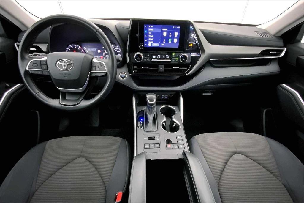used 2024 Toyota Highlander car, priced at $35,029