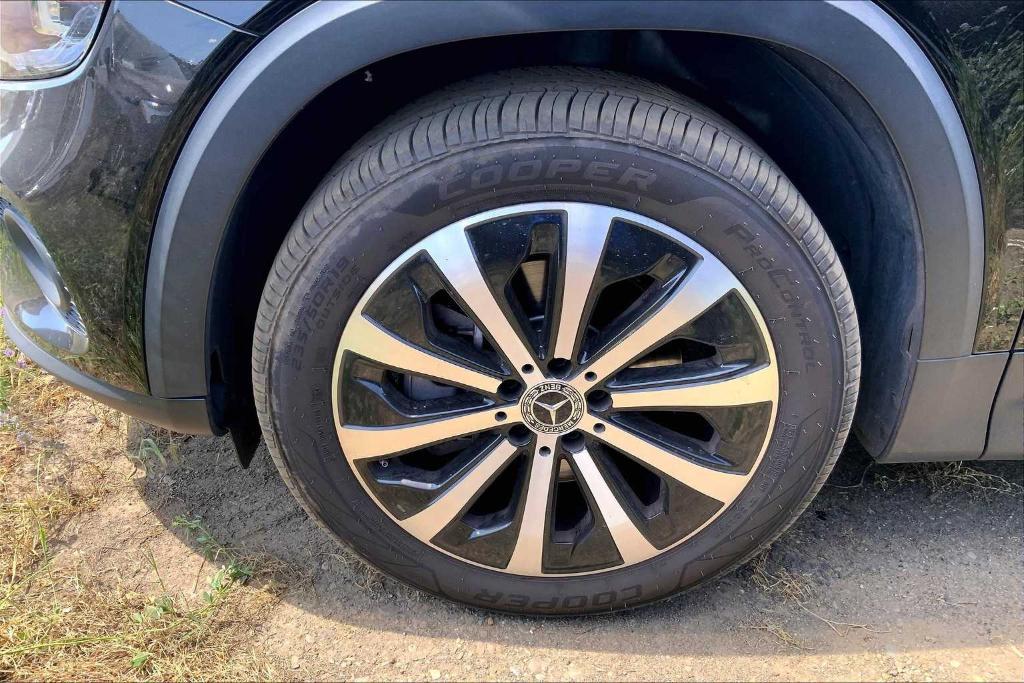 used 2022 Mercedes-Benz GLB 250 car, priced at $26,897