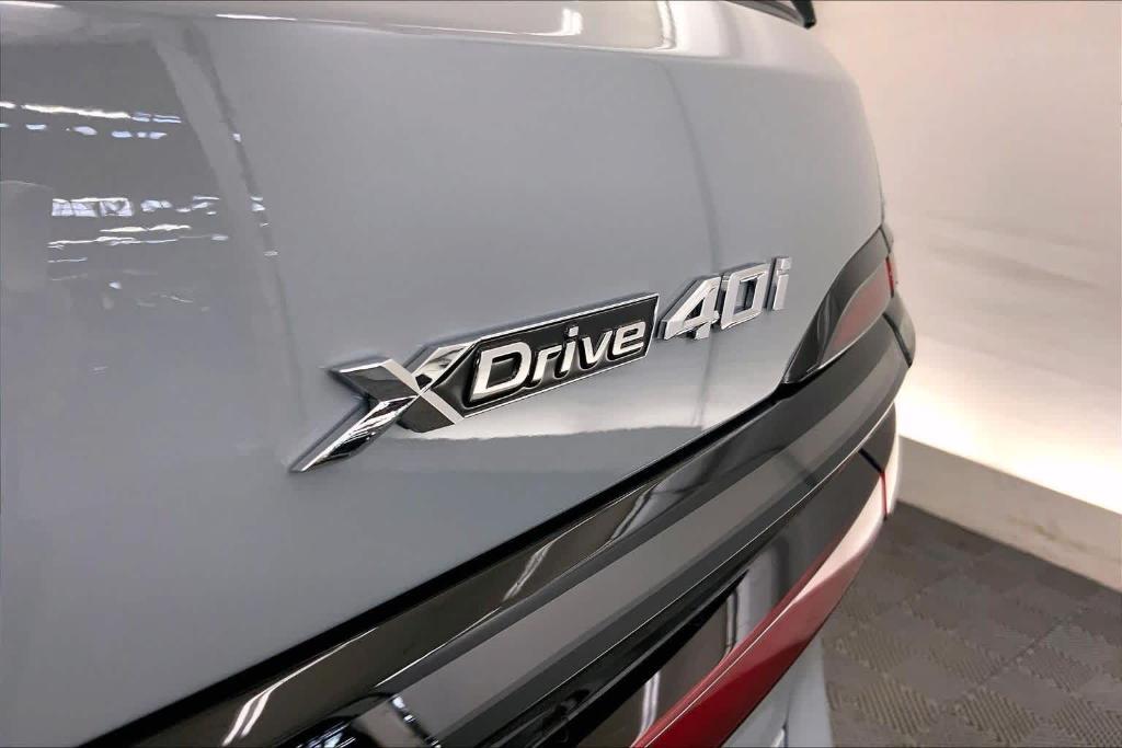 new 2026 BMW X7 car, priced at $97,715