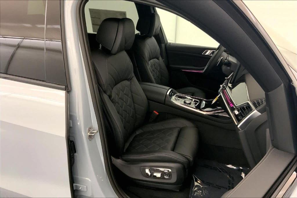 new 2026 BMW X7 car, priced at $97,715