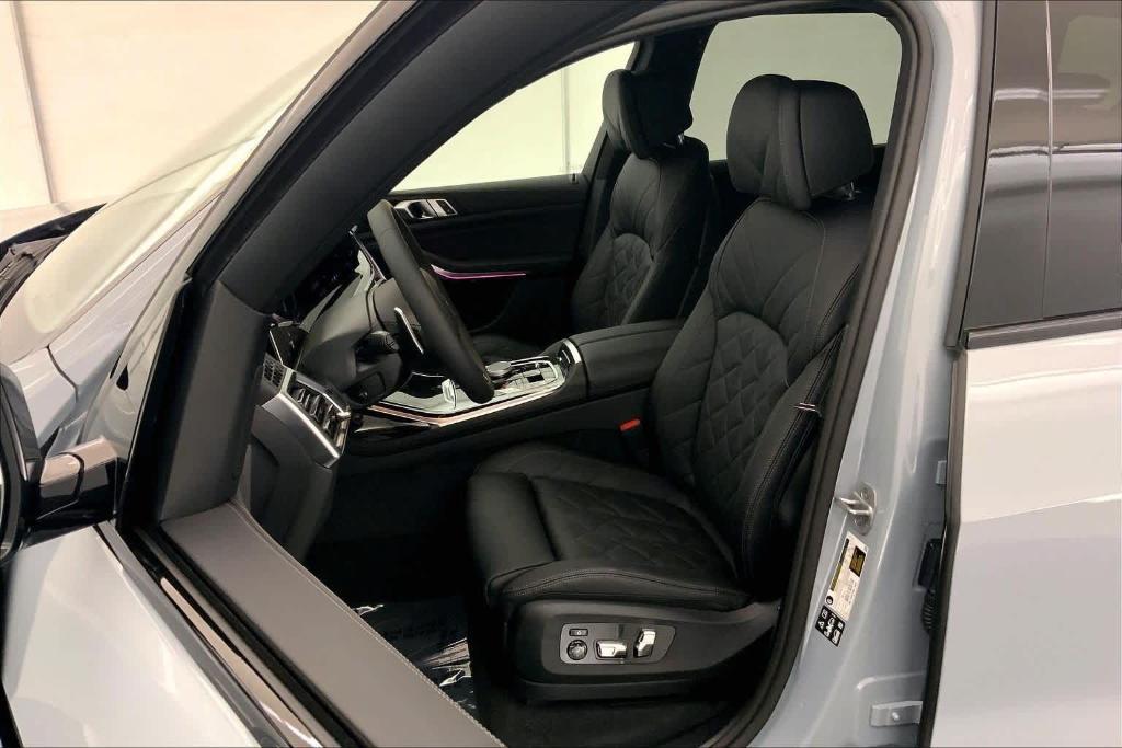 new 2026 BMW X7 car, priced at $97,715