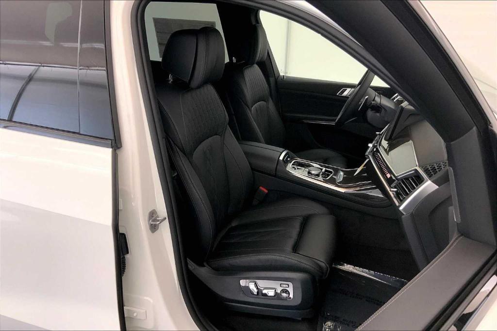 new 2026 BMW X7 car, priced at $124,840