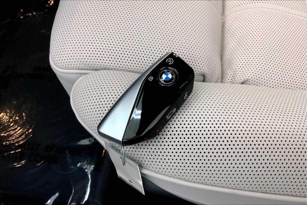 new 2025 BMW 760 car, priced at $138,430