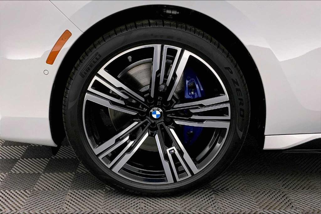 new 2025 BMW 760 car, priced at $138,430