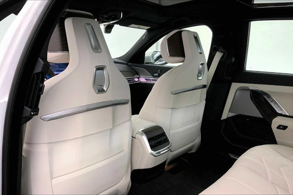 new 2025 BMW 760 car, priced at $138,430