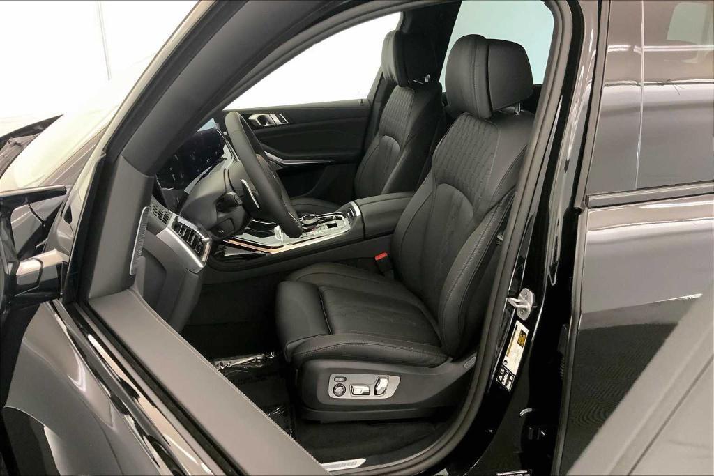 new 2026 BMW X7 car, priced at $125,575