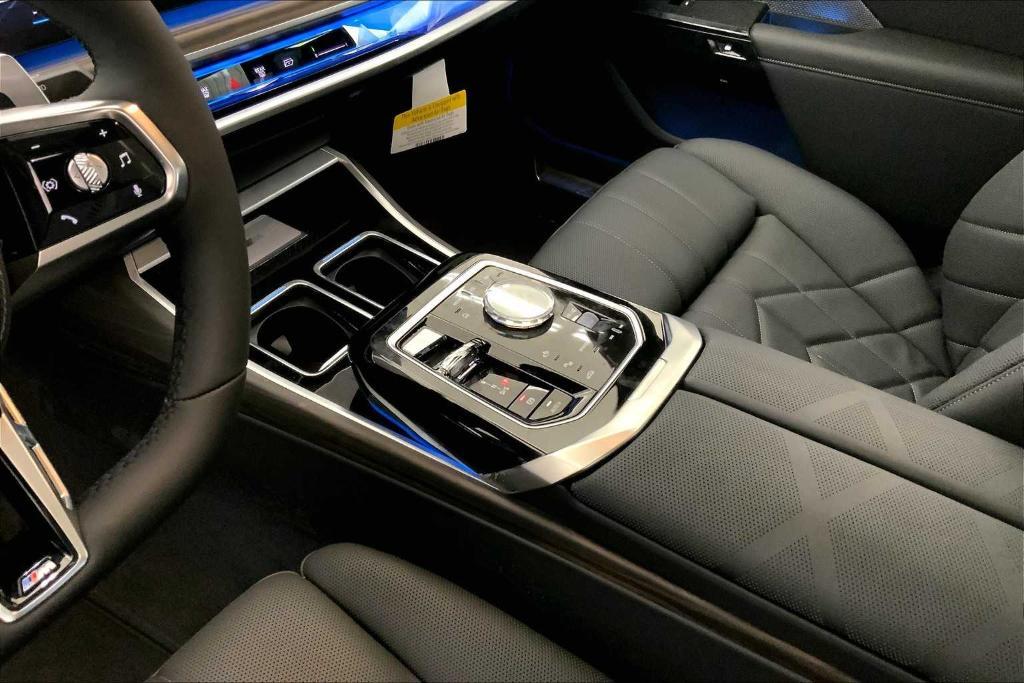 new 2024 BMW 760 car, priced at $132,395