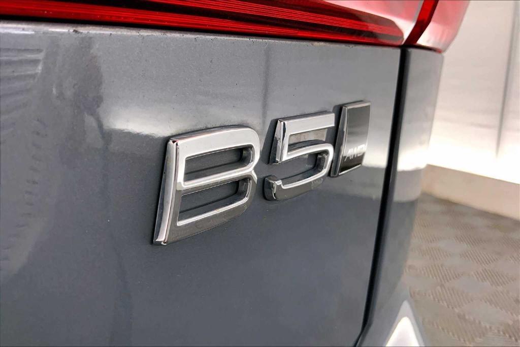 used 2022 Volvo XC60 car, priced at $35,195