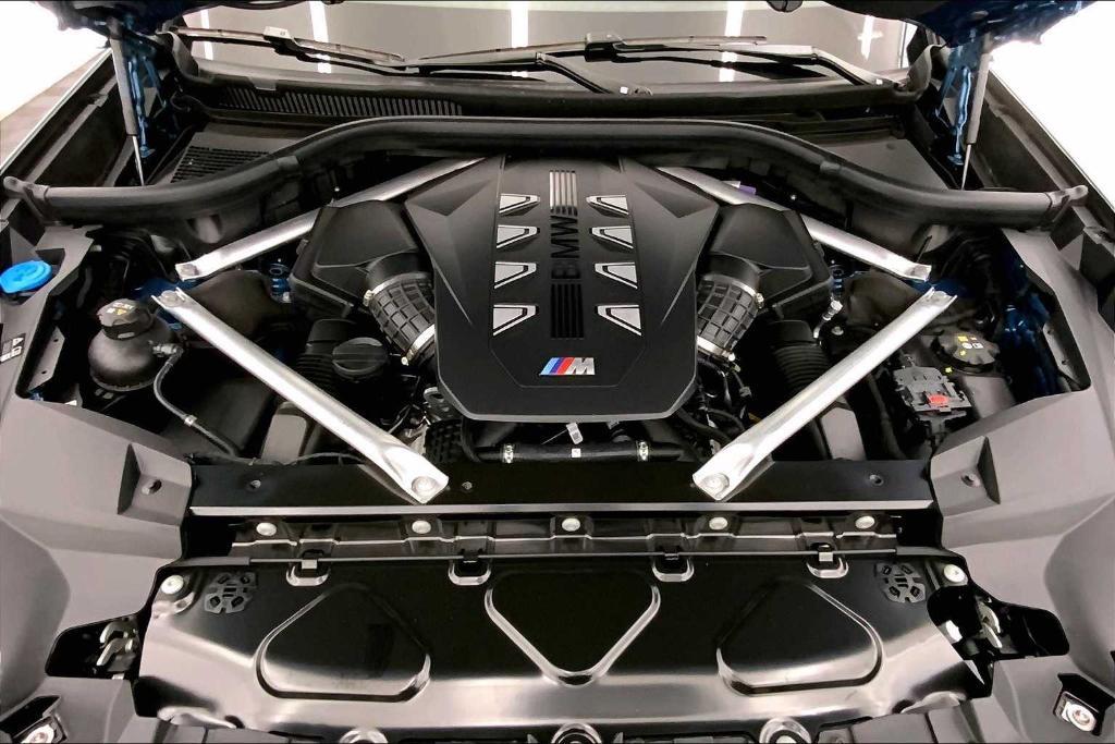 new 2025 BMW X7 car, priced at $133,750