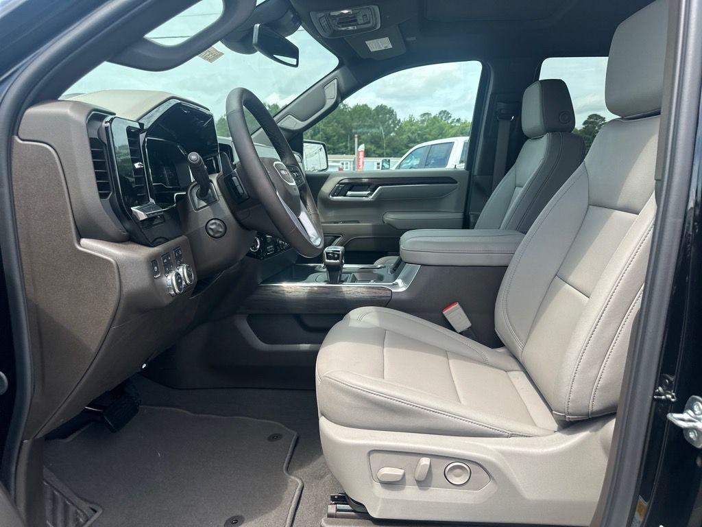 new 2025 GMC Sierra 1500 car, priced at $67,570