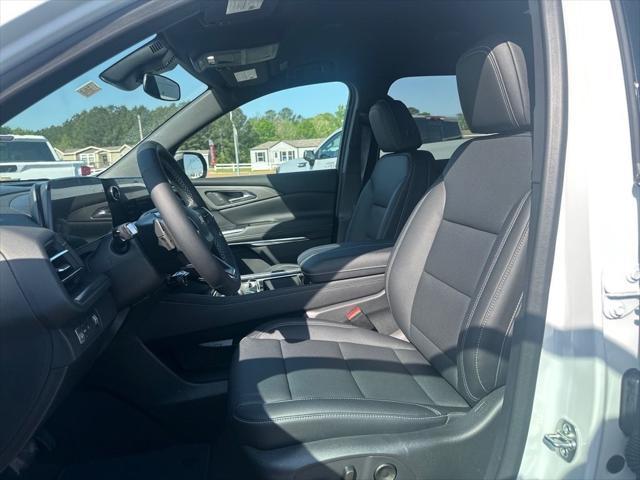 new 2025 Chevrolet Traverse car, priced at $43,135