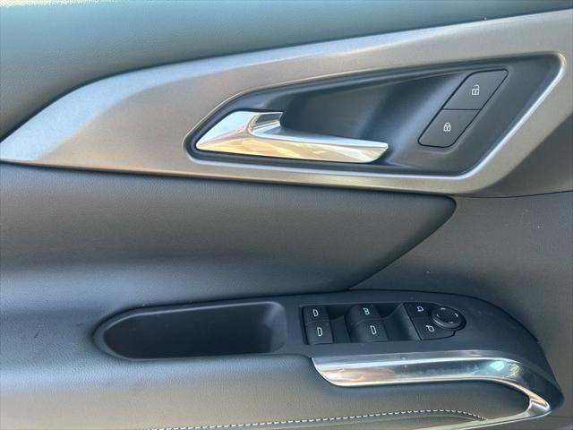new 2025 Chevrolet Traverse car, priced at $43,135