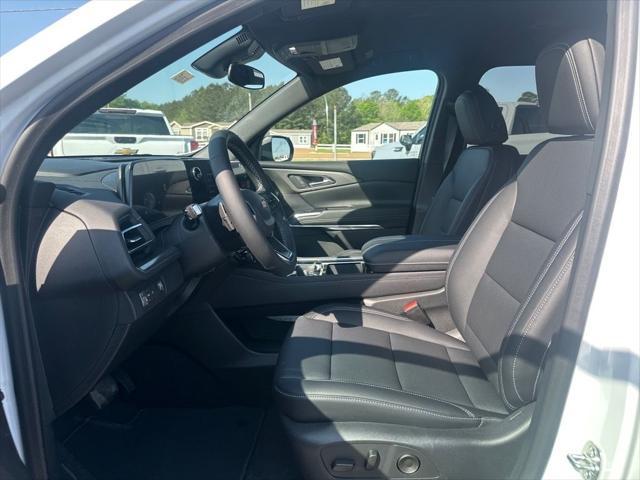 new 2025 Chevrolet Traverse car, priced at $43,135