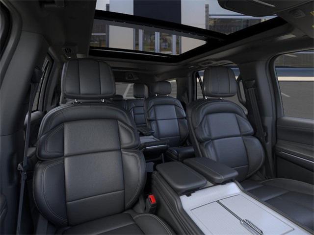 new 2025 Lincoln Navigator car, priced at $110,695