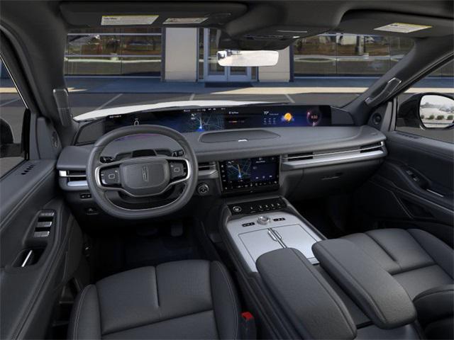 new 2025 Lincoln Navigator car, priced at $111,095