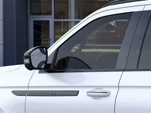 new 2025 Lincoln Navigator car, priced at $111,095