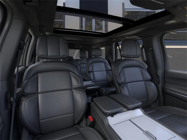 new 2025 Lincoln Navigator car, priced at $111,095