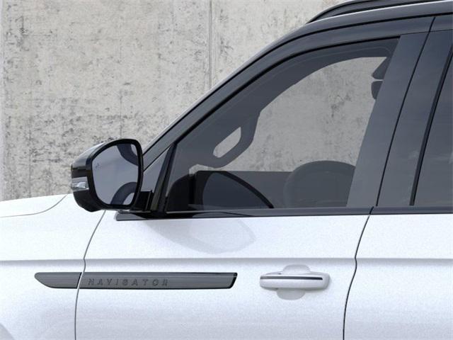 new 2025 Lincoln Navigator car, priced at $132,085