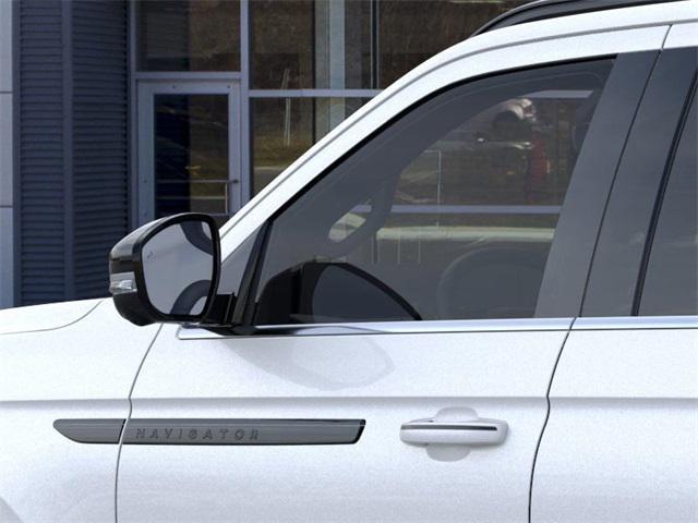 new 2025 Lincoln Navigator car, priced at $110,075
