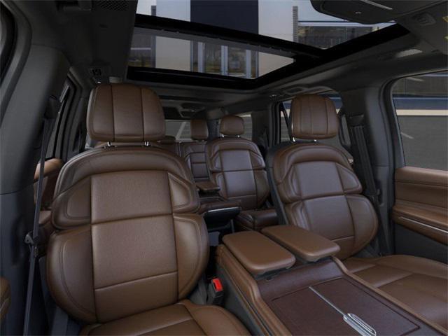 new 2025 Lincoln Navigator car, priced at $108,655
