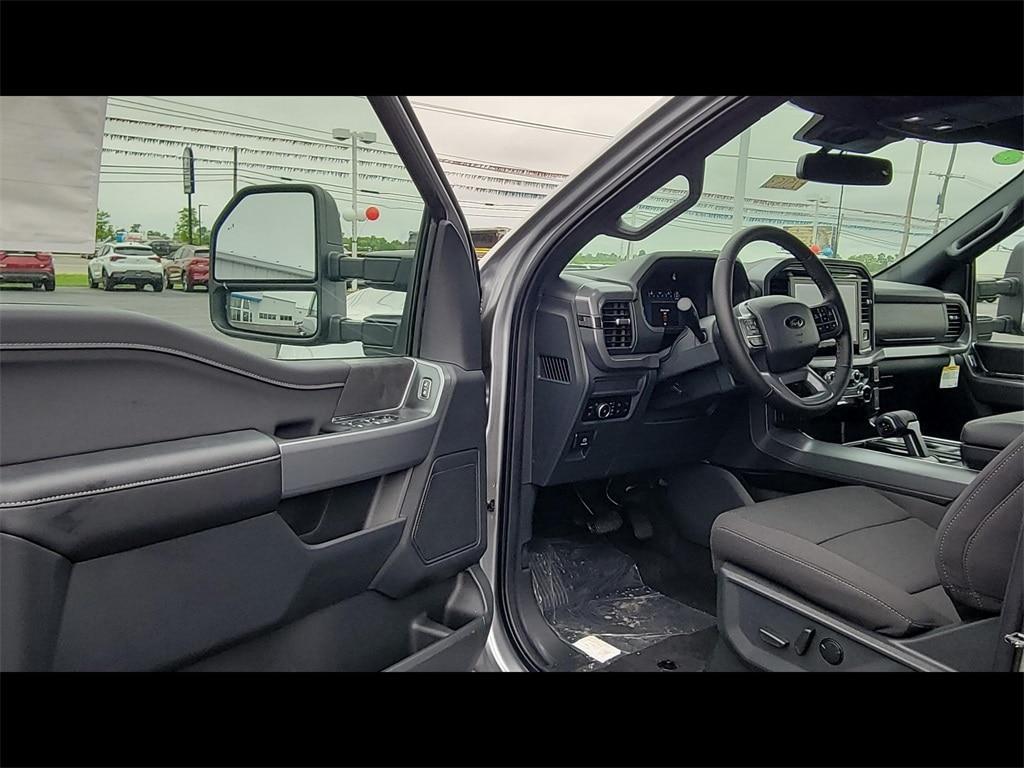new 2025 Ford F-150 car, priced at $57,089