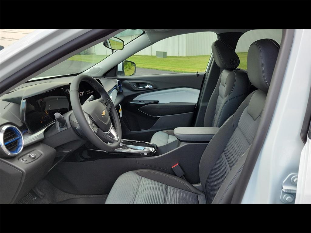 new 2025 Chevrolet Trax car, priced at $25,230