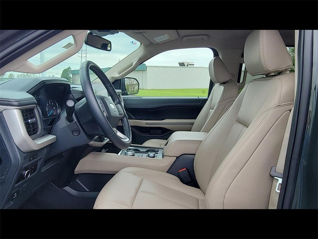used 2023 Ford Expedition car, priced at $50,582