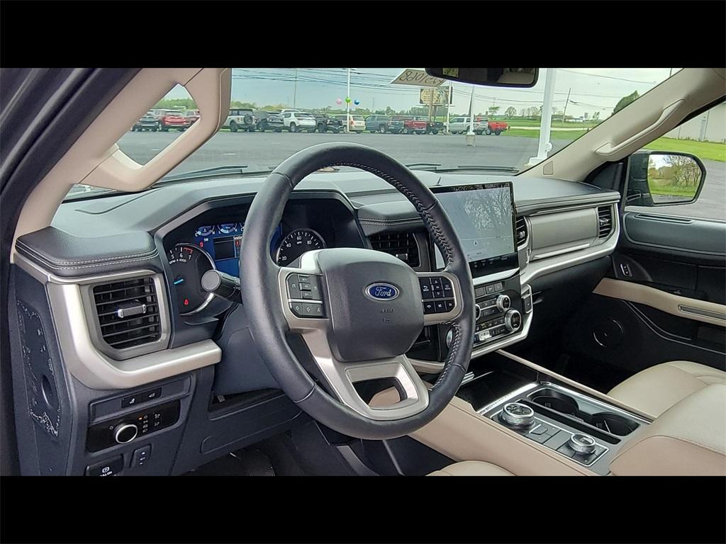 used 2023 Ford Expedition car, priced at $50,582